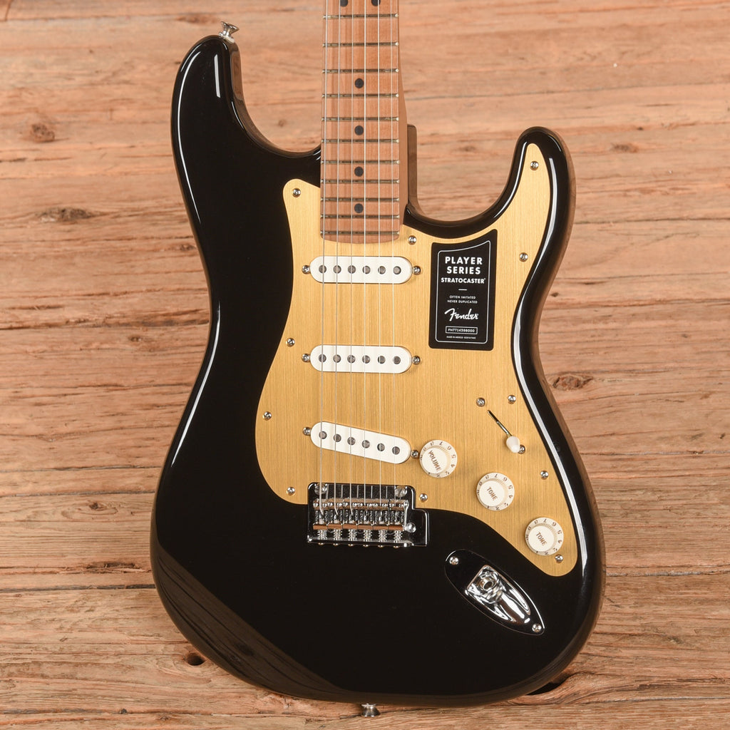 Fender Player Stratocaster Black 2024 - View 2 | MusicMarket