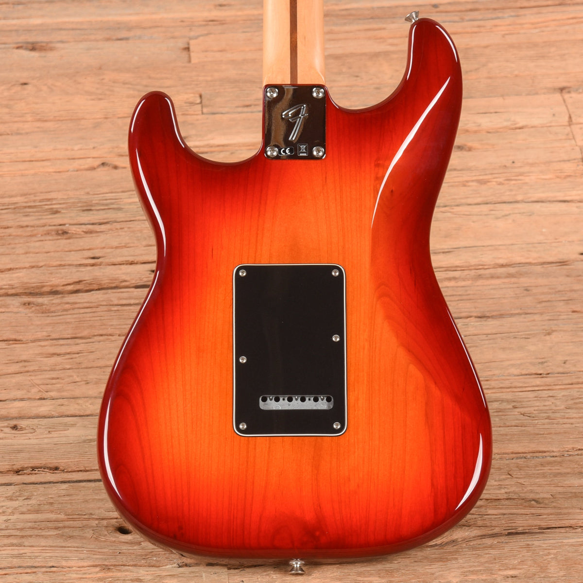 Fender Player Stratocaster HSS Plus Top Aged Cherry Burst 2020 - View 3 | MusicMarket