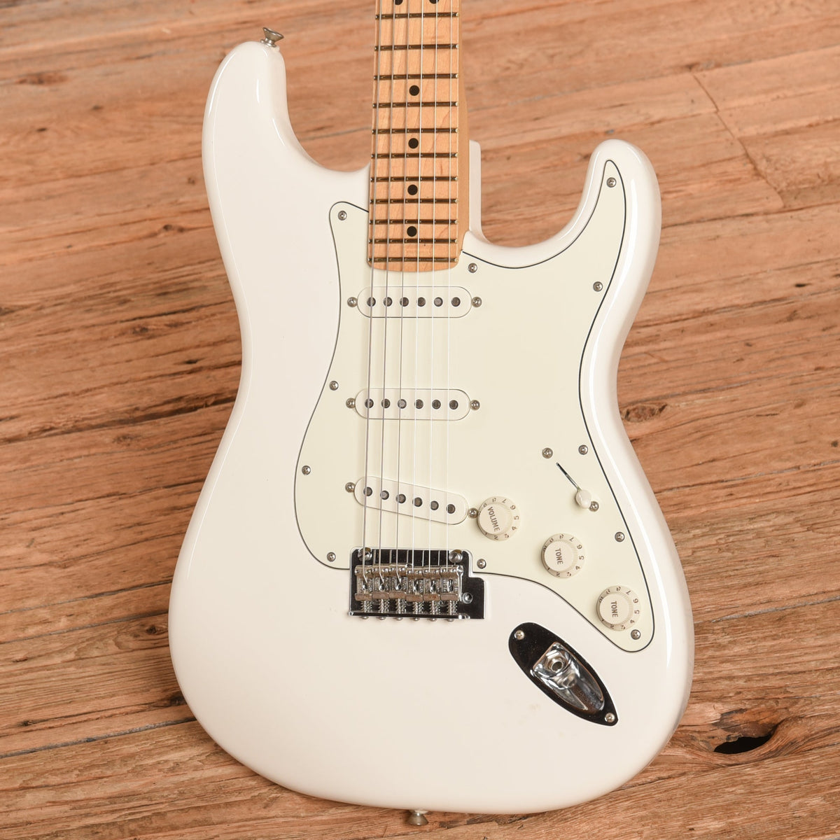 Fender Player Stratocaster Polar White 2022 - View 2 | MusicMarket