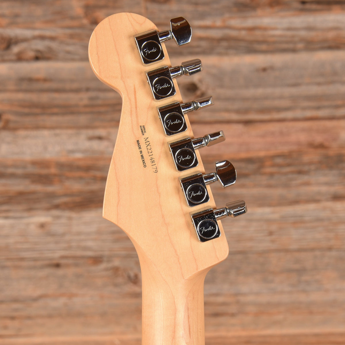 Fender Player Stratocaster Polar White 2022 - View 7 | MusicMarket