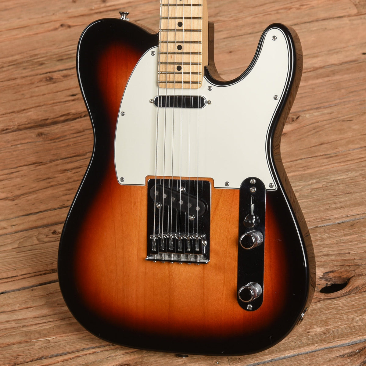 Fender Player Telecaster Sunburst 2022 - View 2 | MusicMarket