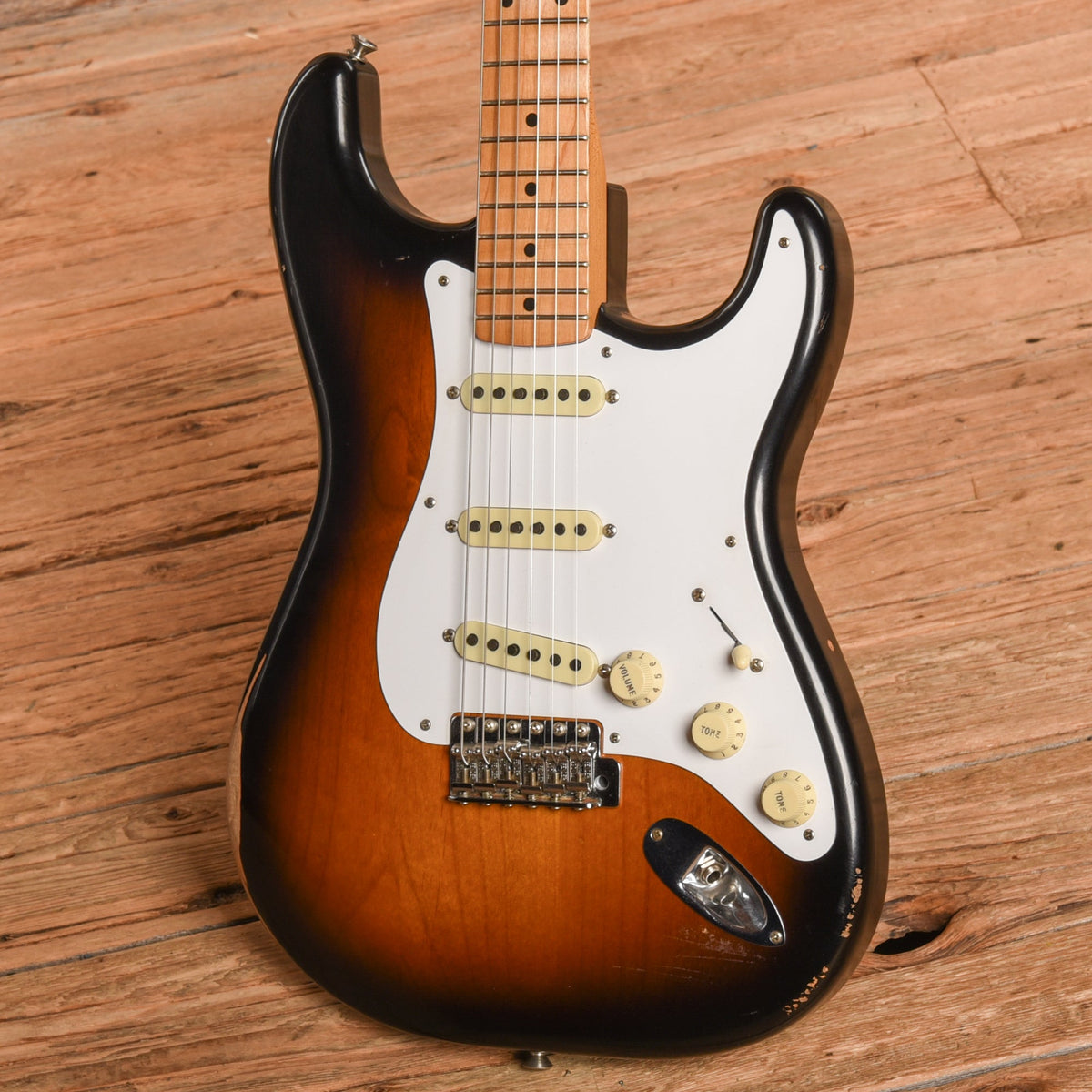 Fender Road Worn '50s Stratocaster 2-Tone Sunburst 2017 - View 2 | MusicMarket