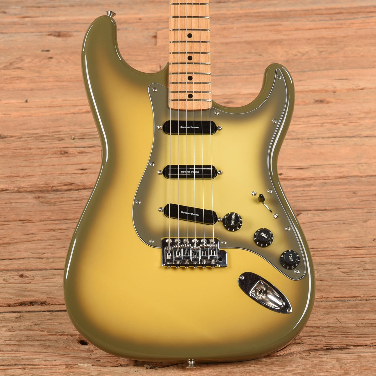 Fender ST-72 Stratocaster Antigua 2003 - MusicMarket