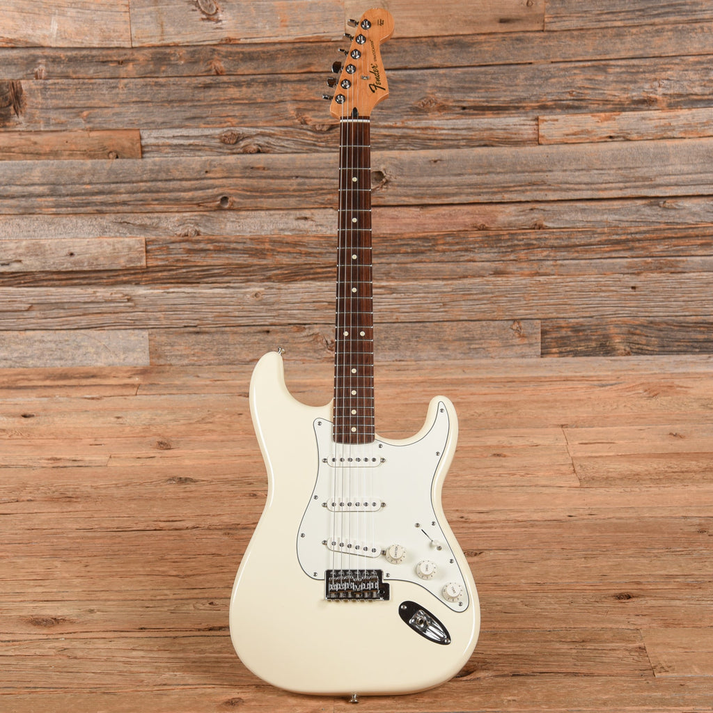 Fender Standard Stratocaster Arctic White 2016 - View 4 | MusicMarket