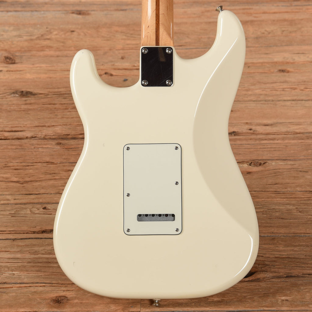 Fender Standard Stratocaster Arctic White 2016 - View 3 | MusicMarket