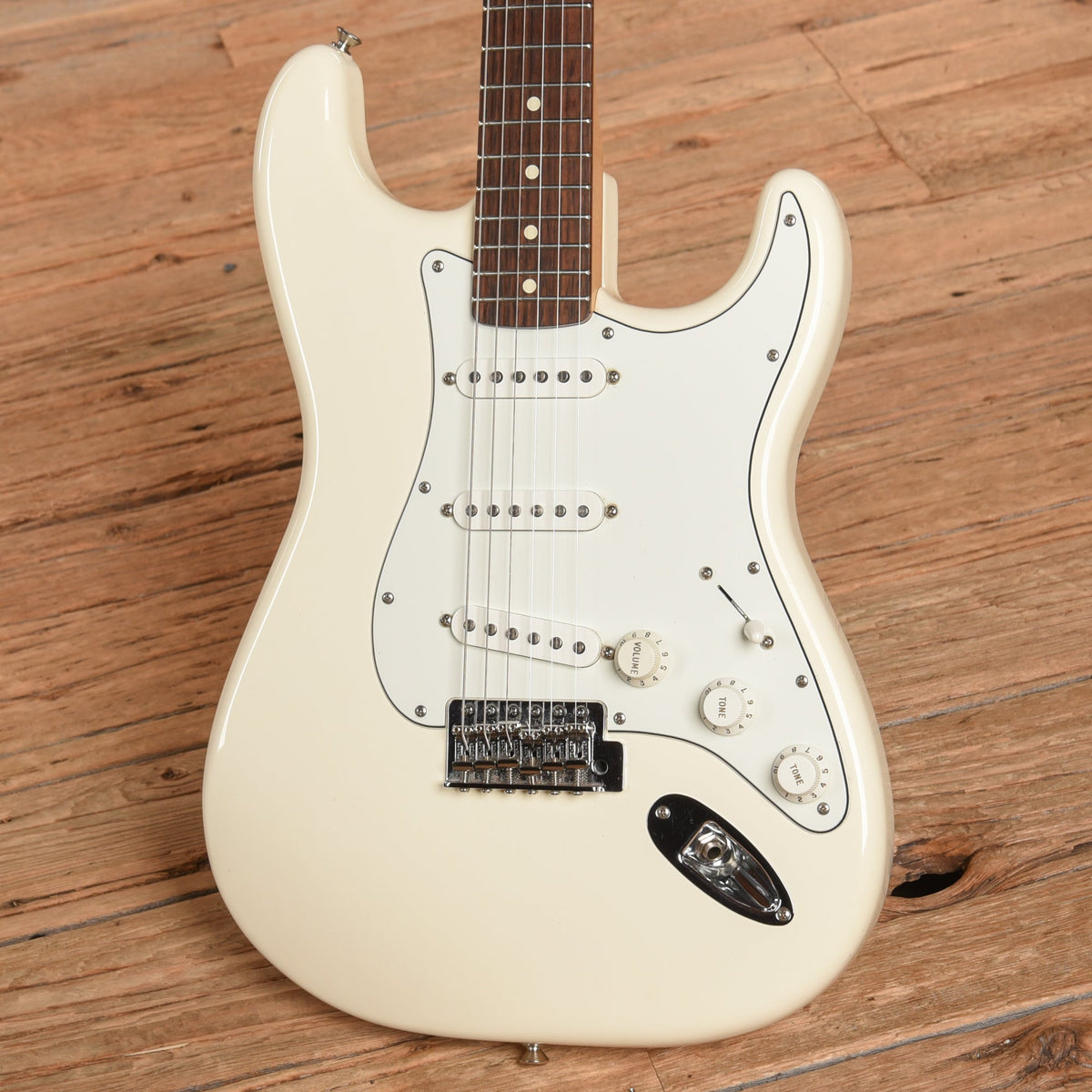 Fender Standard Stratocaster Arctic White 2016 - View 2 | MusicMarket
