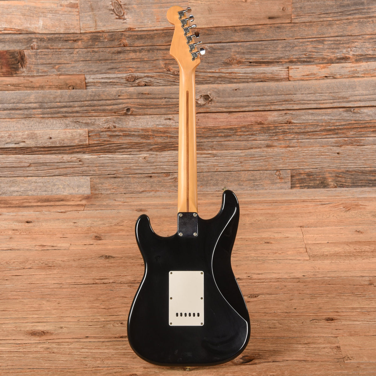 Fender Standard Stratocaster Black 1990 - View 5 | MusicMarket