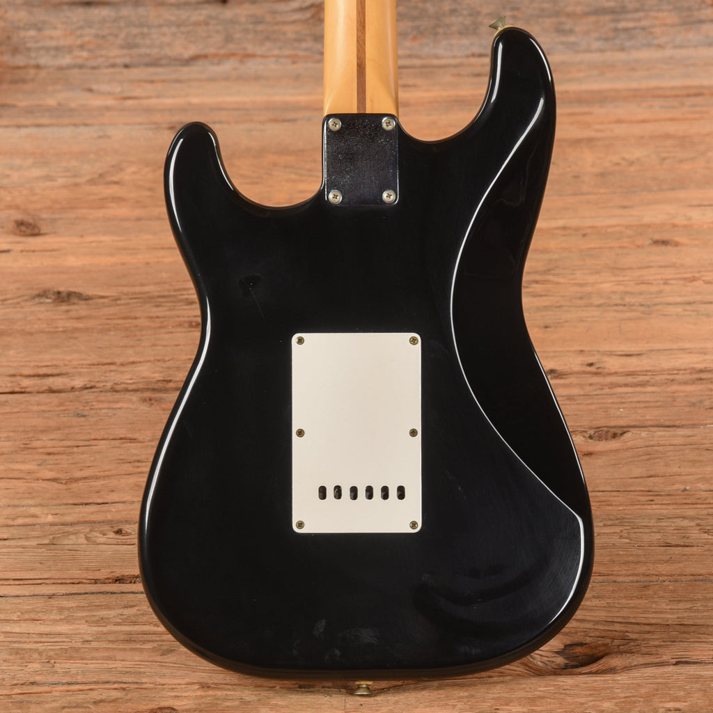 Fender Standard Stratocaster Black 1990 - View 3 | MusicMarket