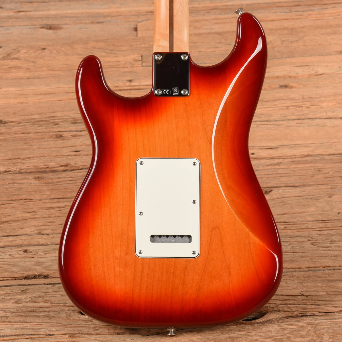 Fender Standard Stratocaster HSS Plus Top Cherry Sunburst 2017 - View 3 | MusicMarket