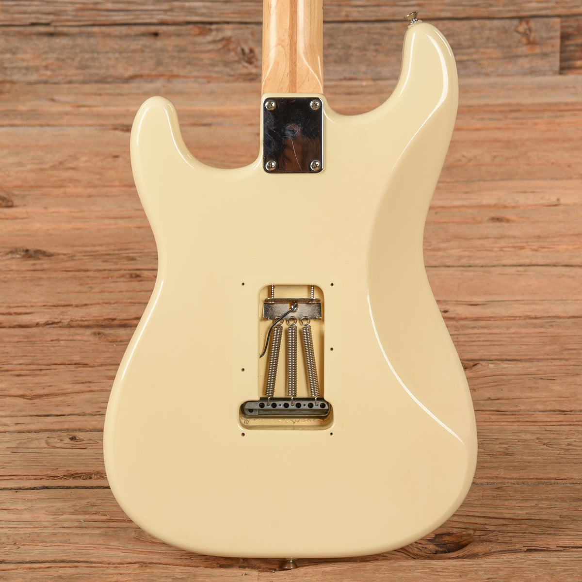 Fender Standard Stratocaster Olympic Pearl 2004 - View 3 | MusicMarket