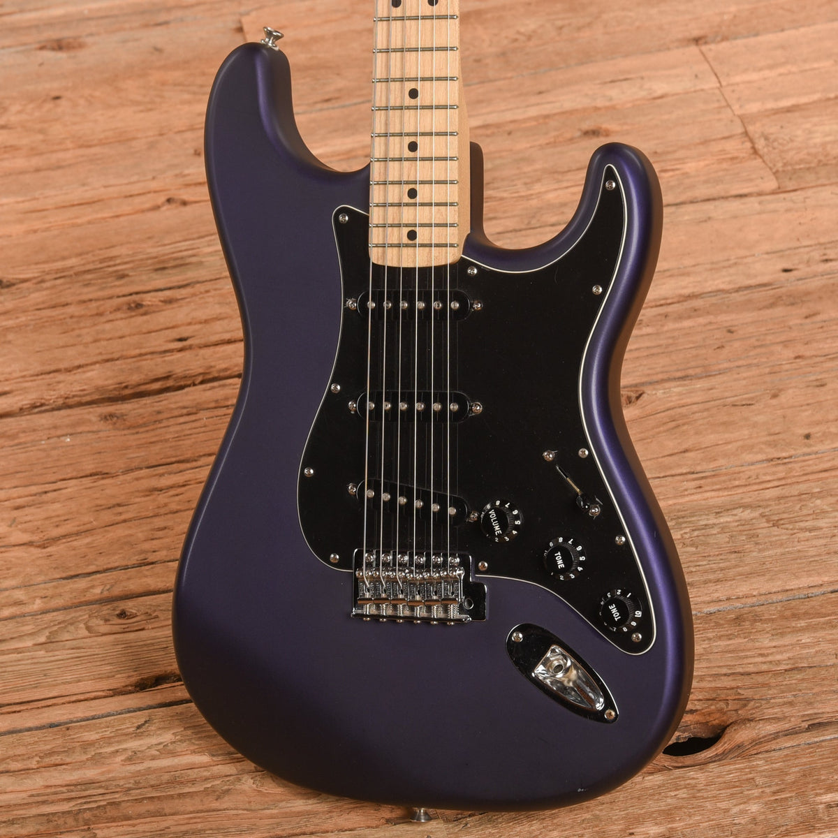 Fender Standard Stratocaster Satin Midnight Blue 2004 - View 2 | MusicMarket