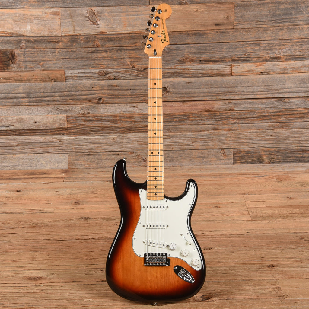Fender Standard Stratocaster Sunburst 2017 - View 4 | MusicMarket