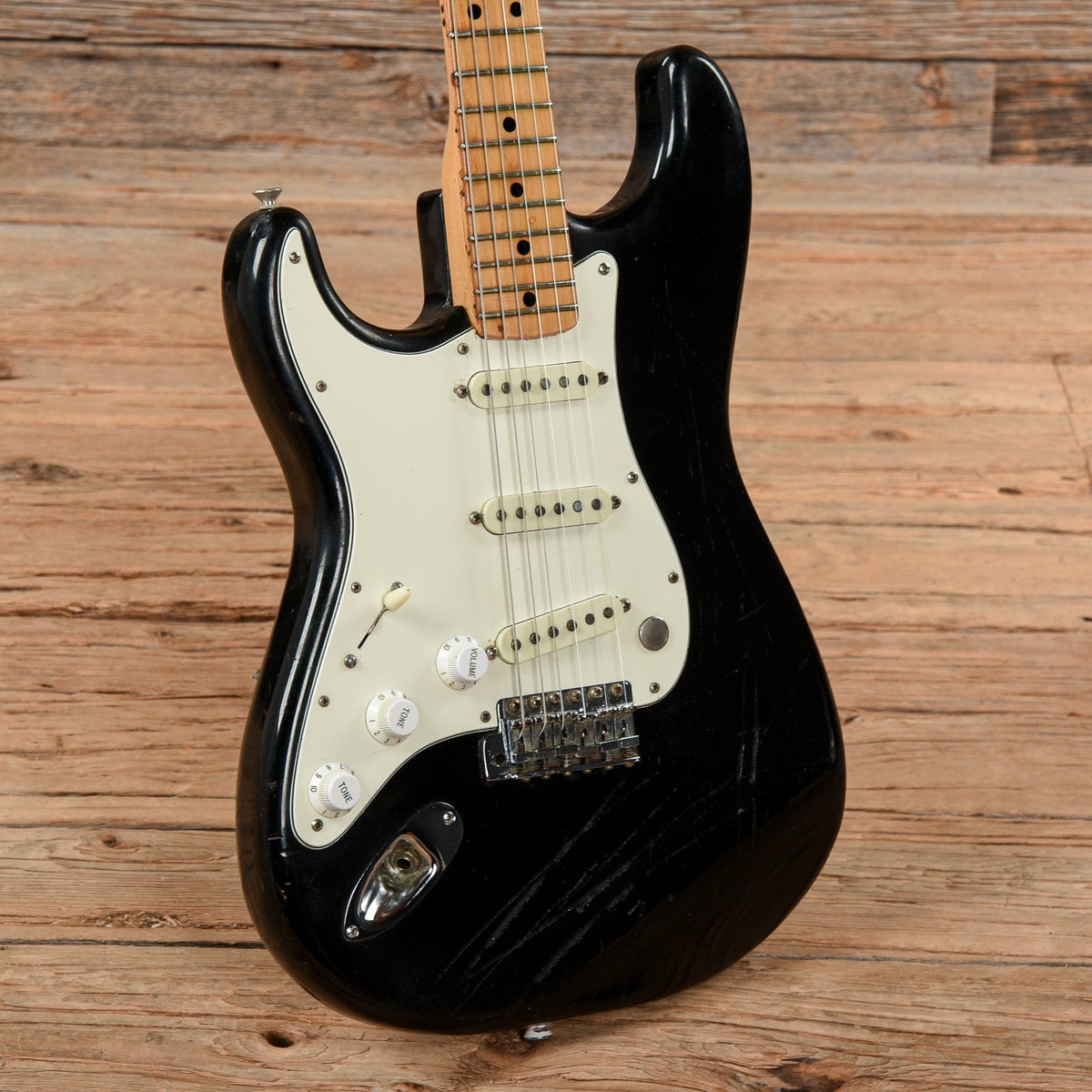 Fender Stratocaster Black 1974 LEFTY - View 2 | MusicMarket
