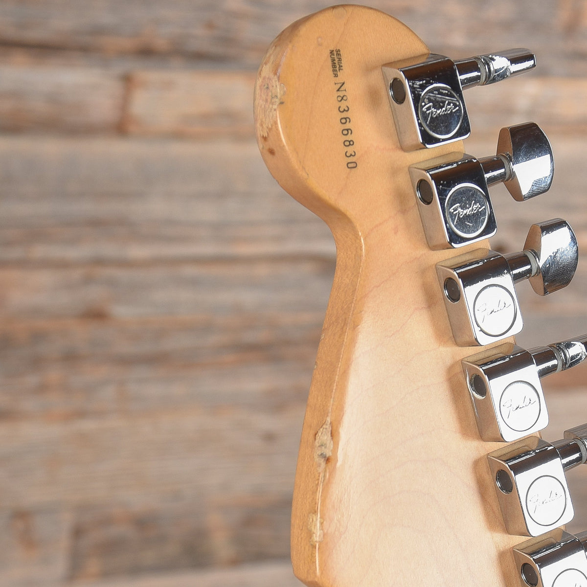 Fender Stratocaster Champagne 1998 - View 9 | MusicMarket