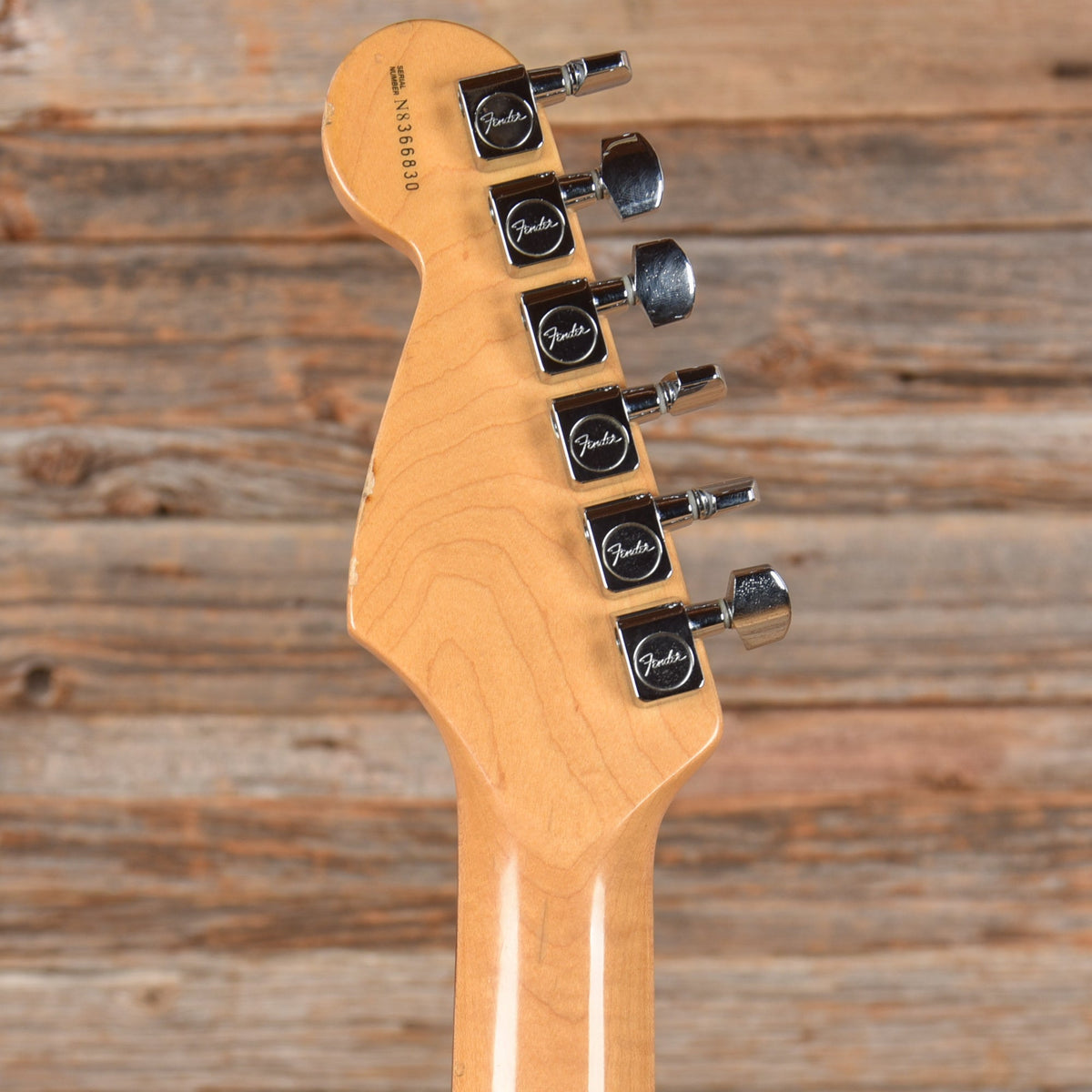 Fender Stratocaster Champagne 1998 - View 7 | MusicMarket