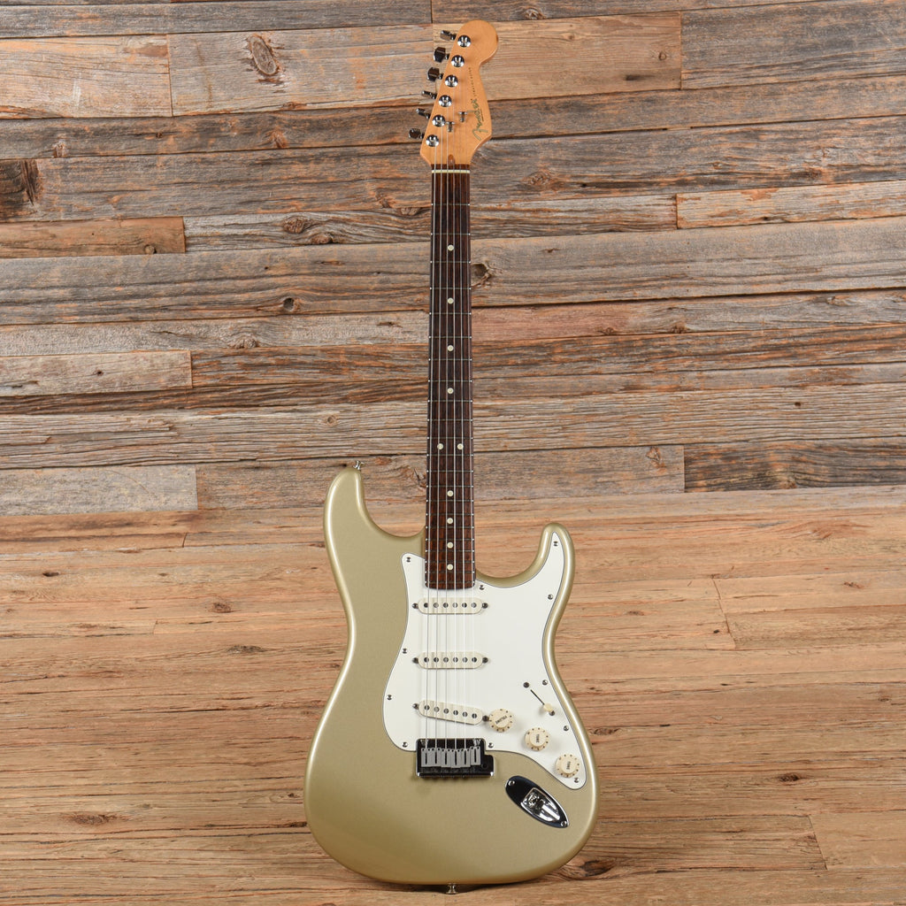 Fender Stratocaster Champagne 1998 - View 4 | MusicMarket
