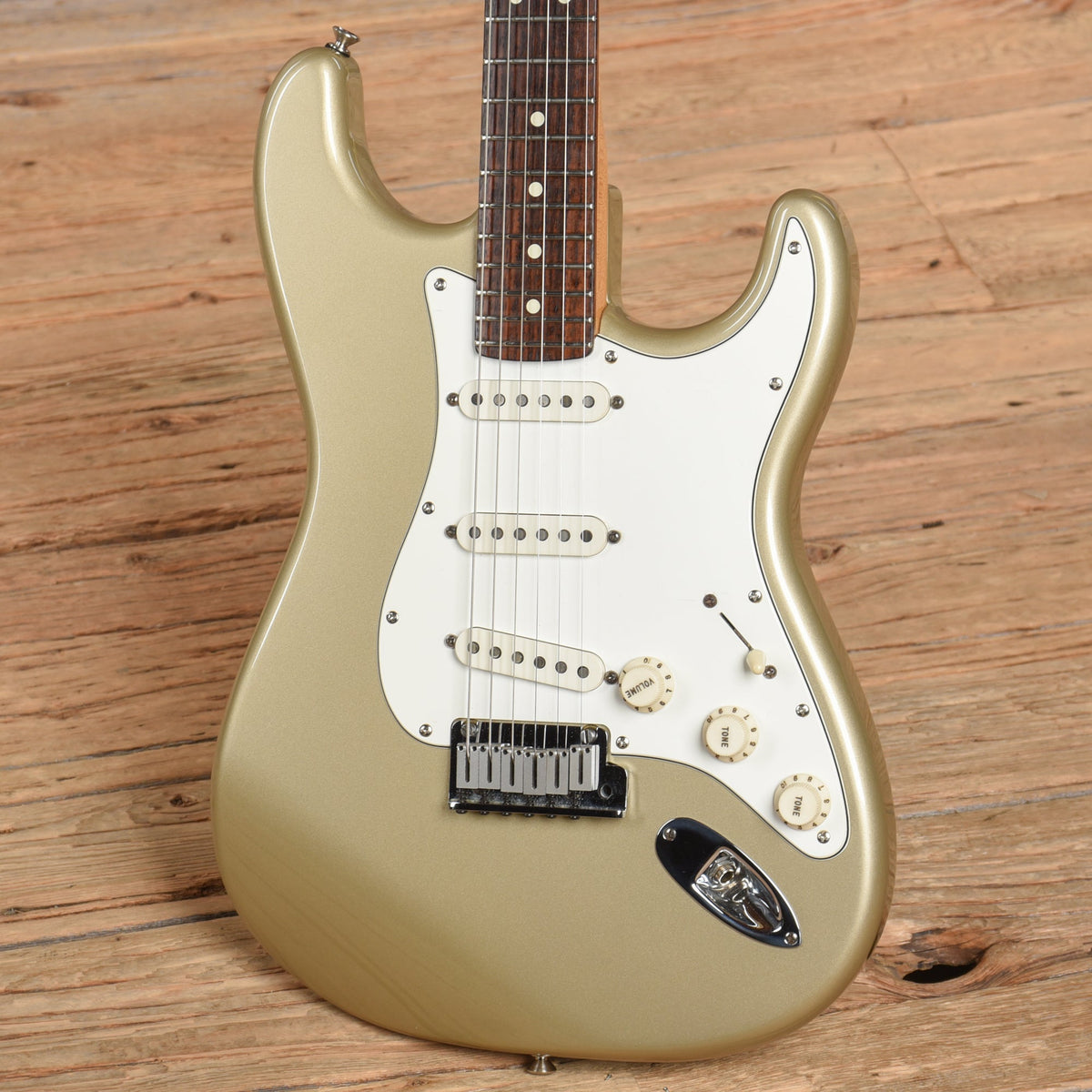 Fender Stratocaster Champagne 1998 - View 2 | MusicMarket