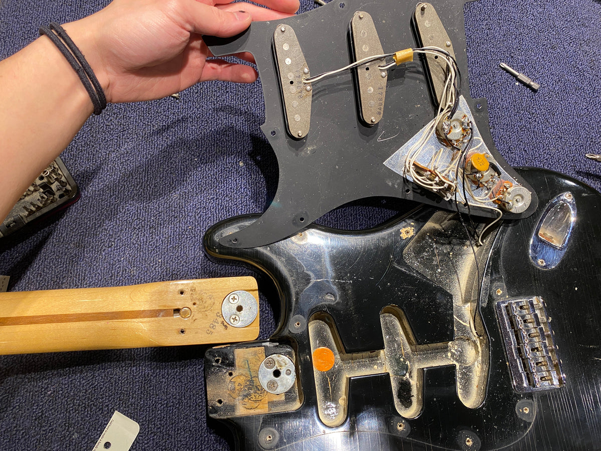 Fender Stratocaster HT Black 1979 - View 13 | MusicMarket