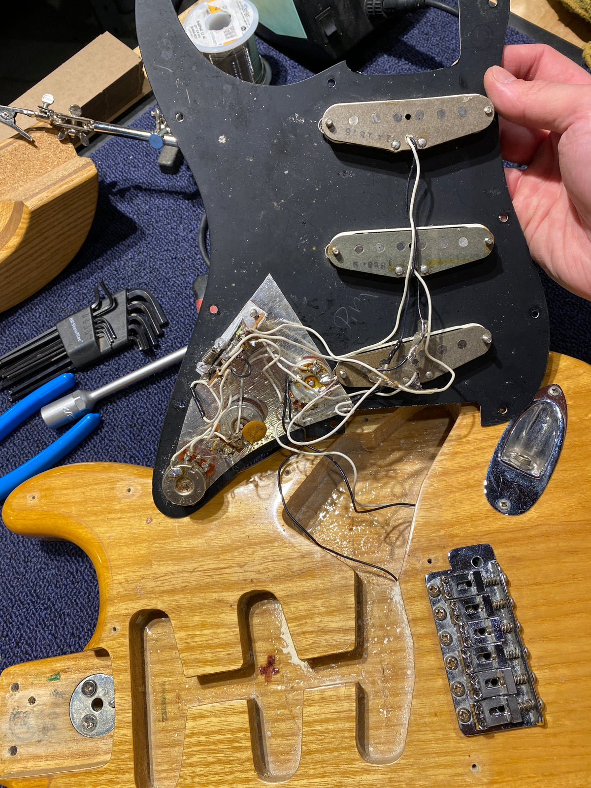 Fender Stratocaster Natural 1976 - View 16 | MusicMarket