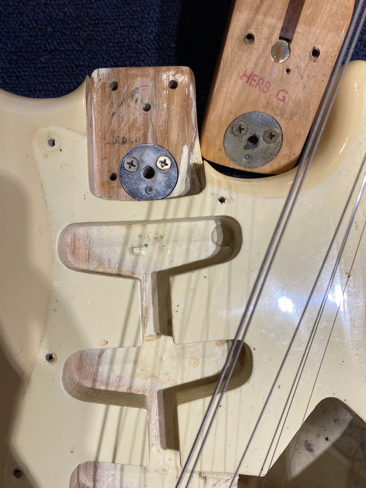 Fender Stratocaster Olympic White 1976 - View 12 | MusicMarket