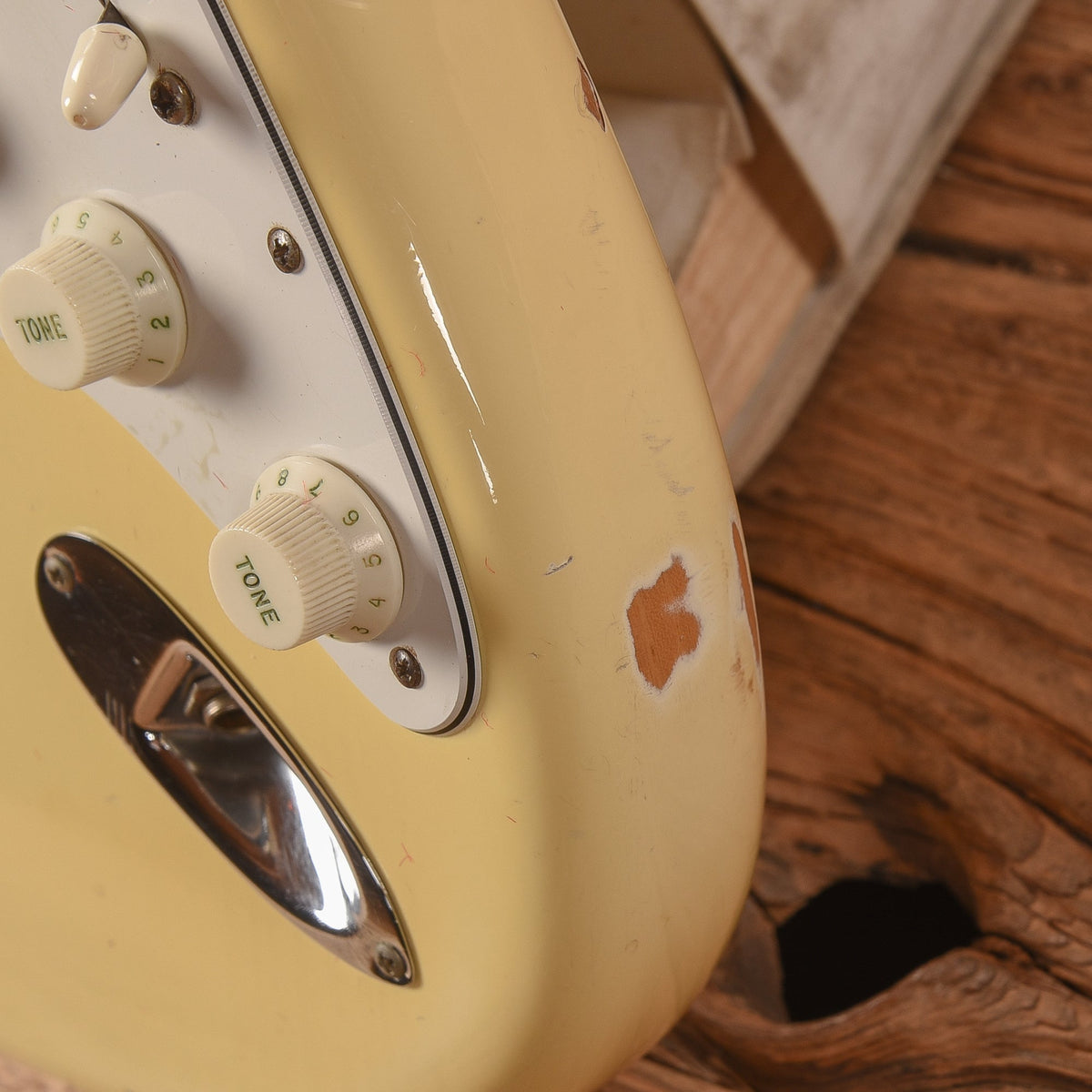 Fender Stratocaster Olympic White 1976 - View 11 | MusicMarket