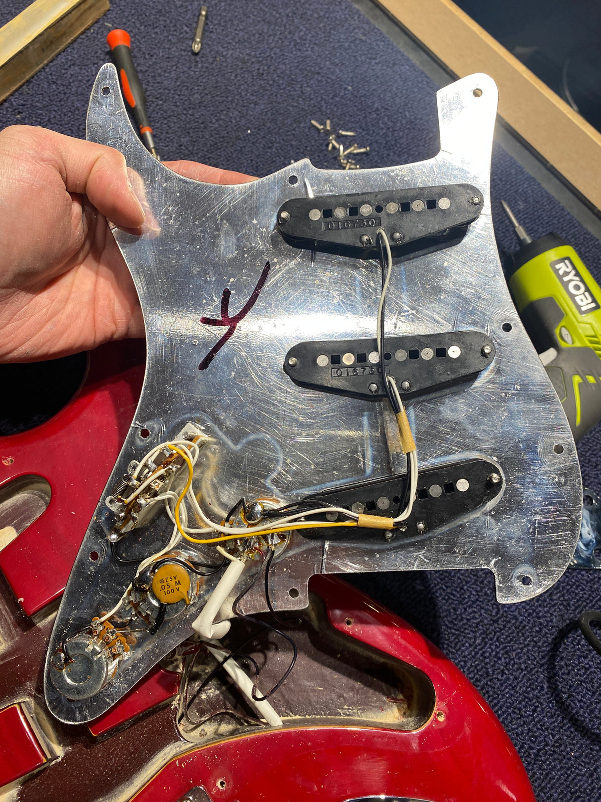 Fender Stratocaster Red 1982 - View 12 | MusicMarket