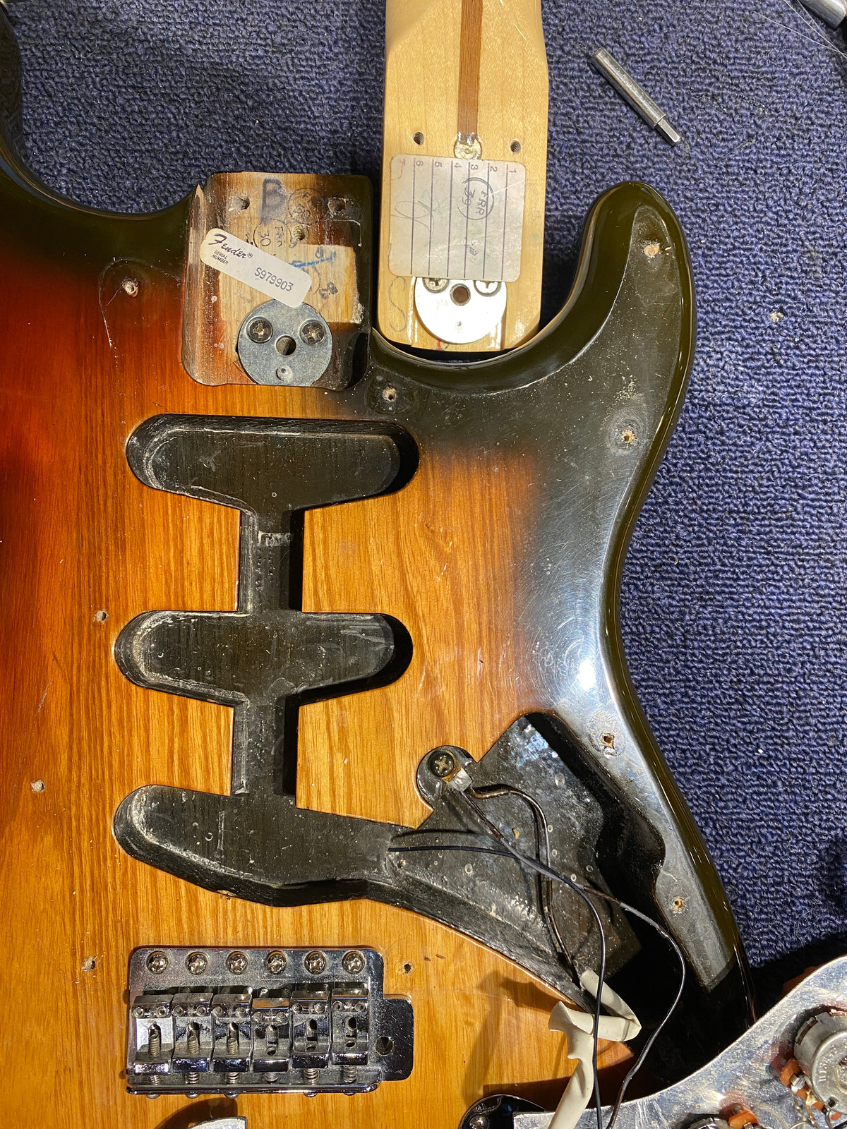 Fender Stratocaster Sienna Sunburst 1981 - View 10 | MusicMarket