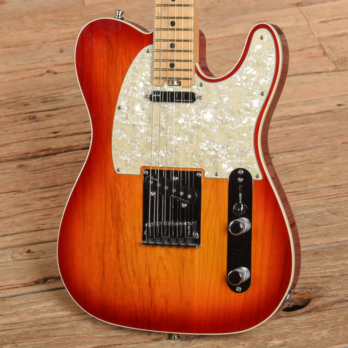 Fender Telecaster Cherry Sunburst 2016 - View 2 | MusicMarket