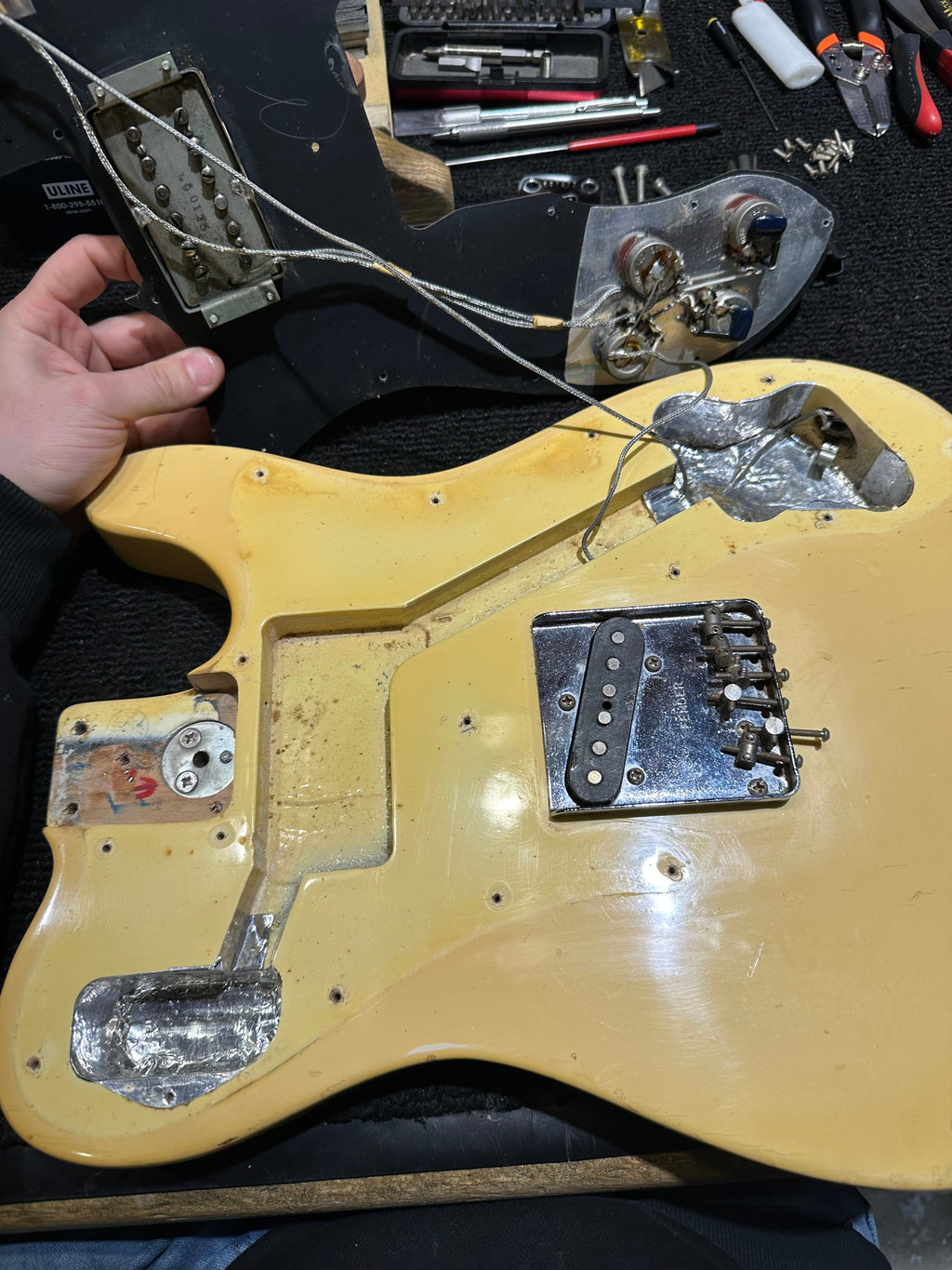 Fender Telecaster Custom Olympic White 1976 - View 19 | MusicMarket
