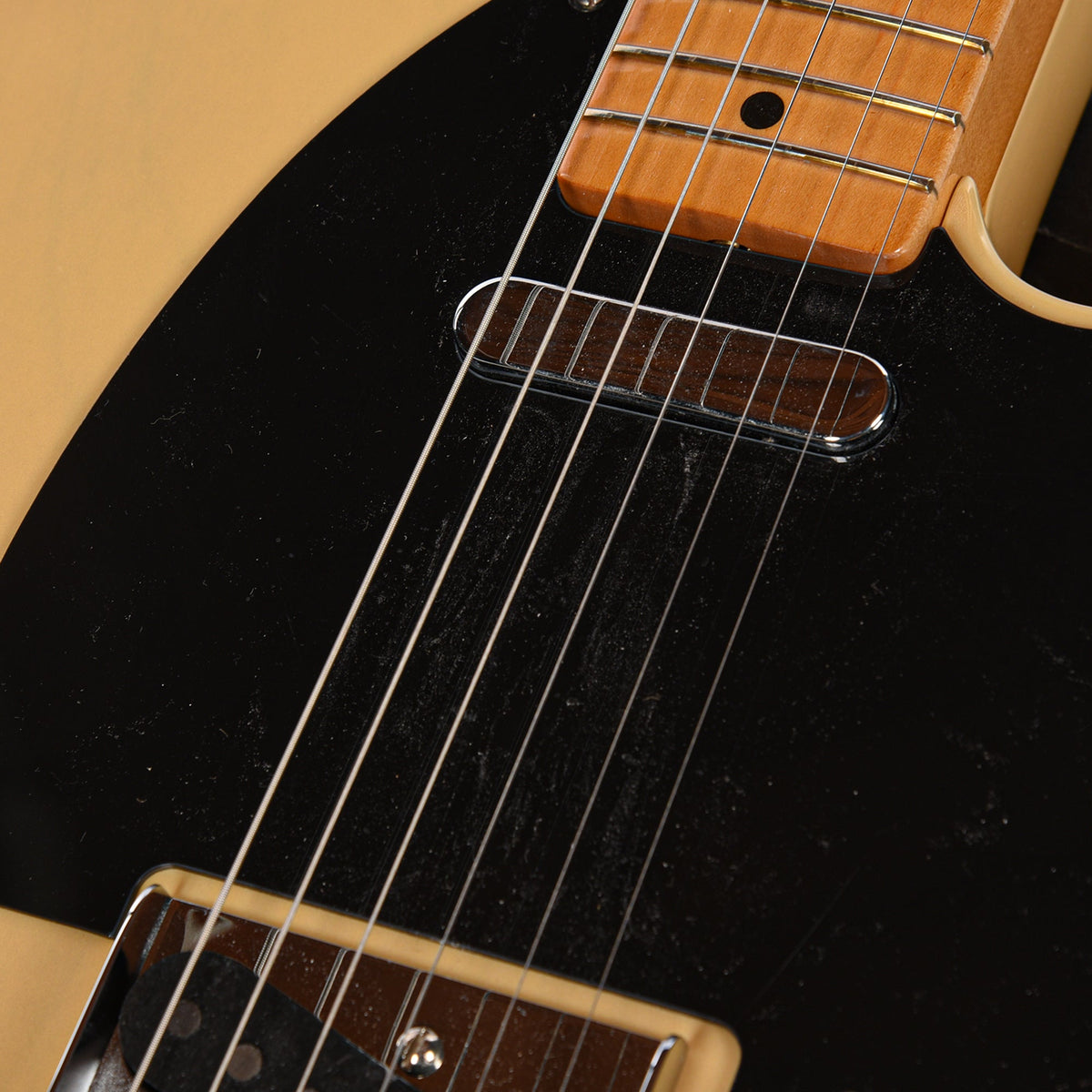 Fender Vintera II 50s Nocaster Blackguard Blonde - View 9 | MusicMarket