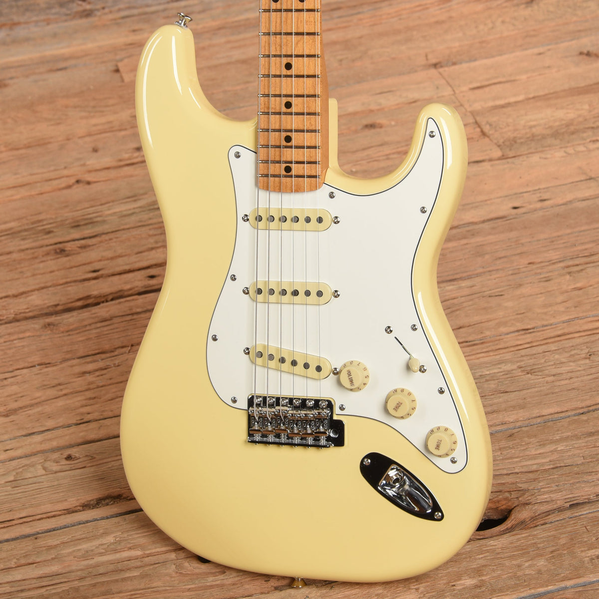 Fender Vintera II '70s Stratocaster Vintage White 2022 - View 2 | MusicMarket