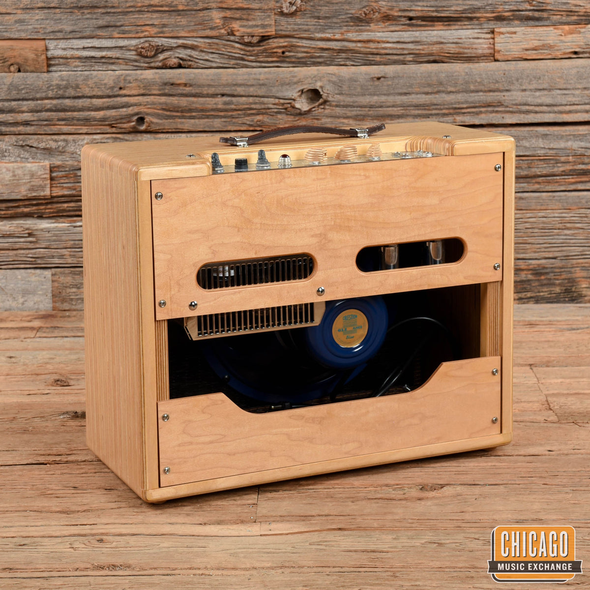 Fender 1x12 12W Carving Board Deluxe Amp - View 2 | MusicMarket