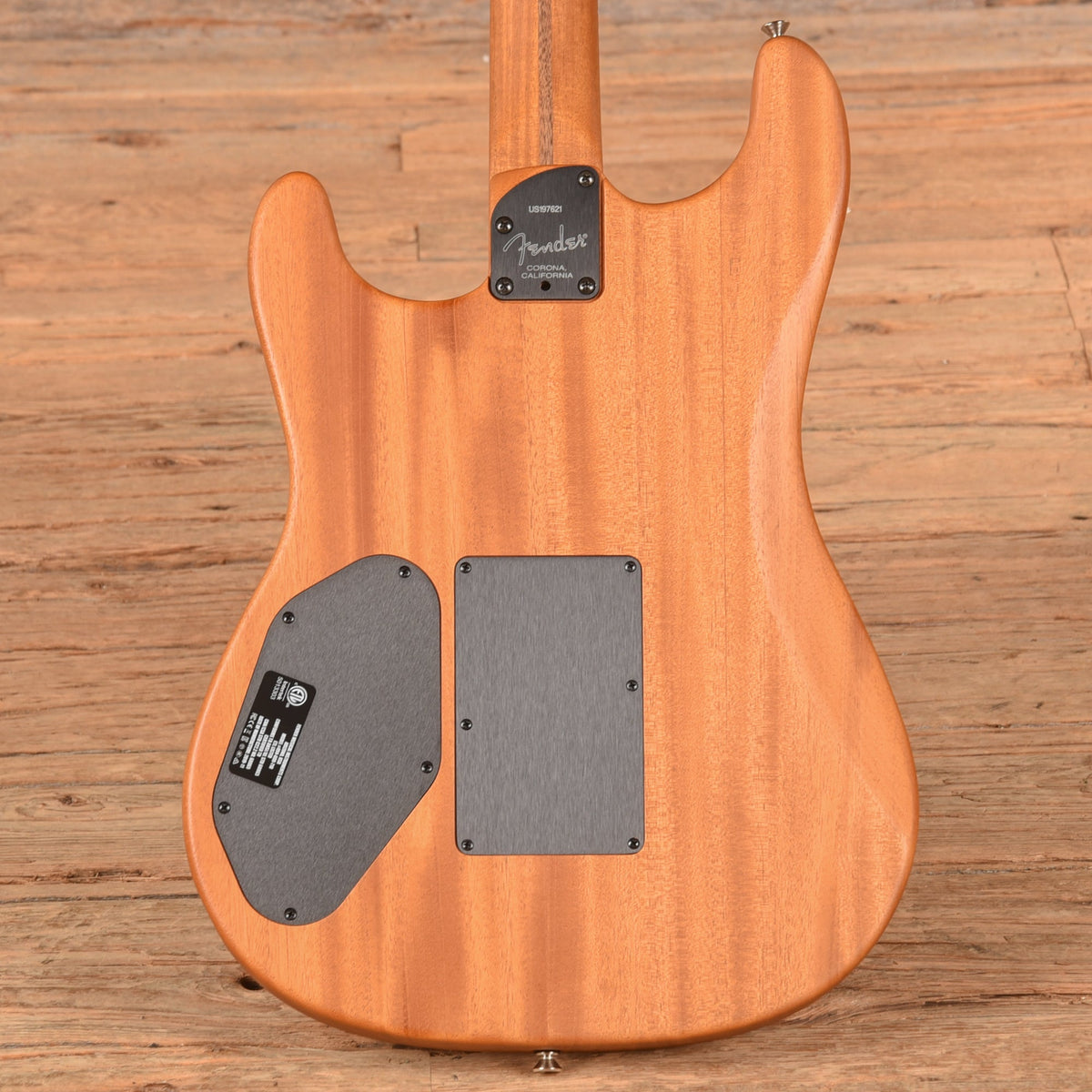 Fender American Acoustasonic Stratocaster 3-Color Sunburt - View 3 | MusicMarket