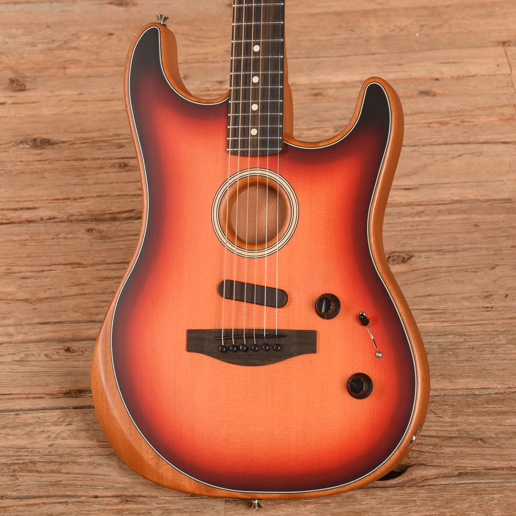 Fender American Acoustasonic Stratocaster 3-Color Sunburt - View 2 | MusicMarket