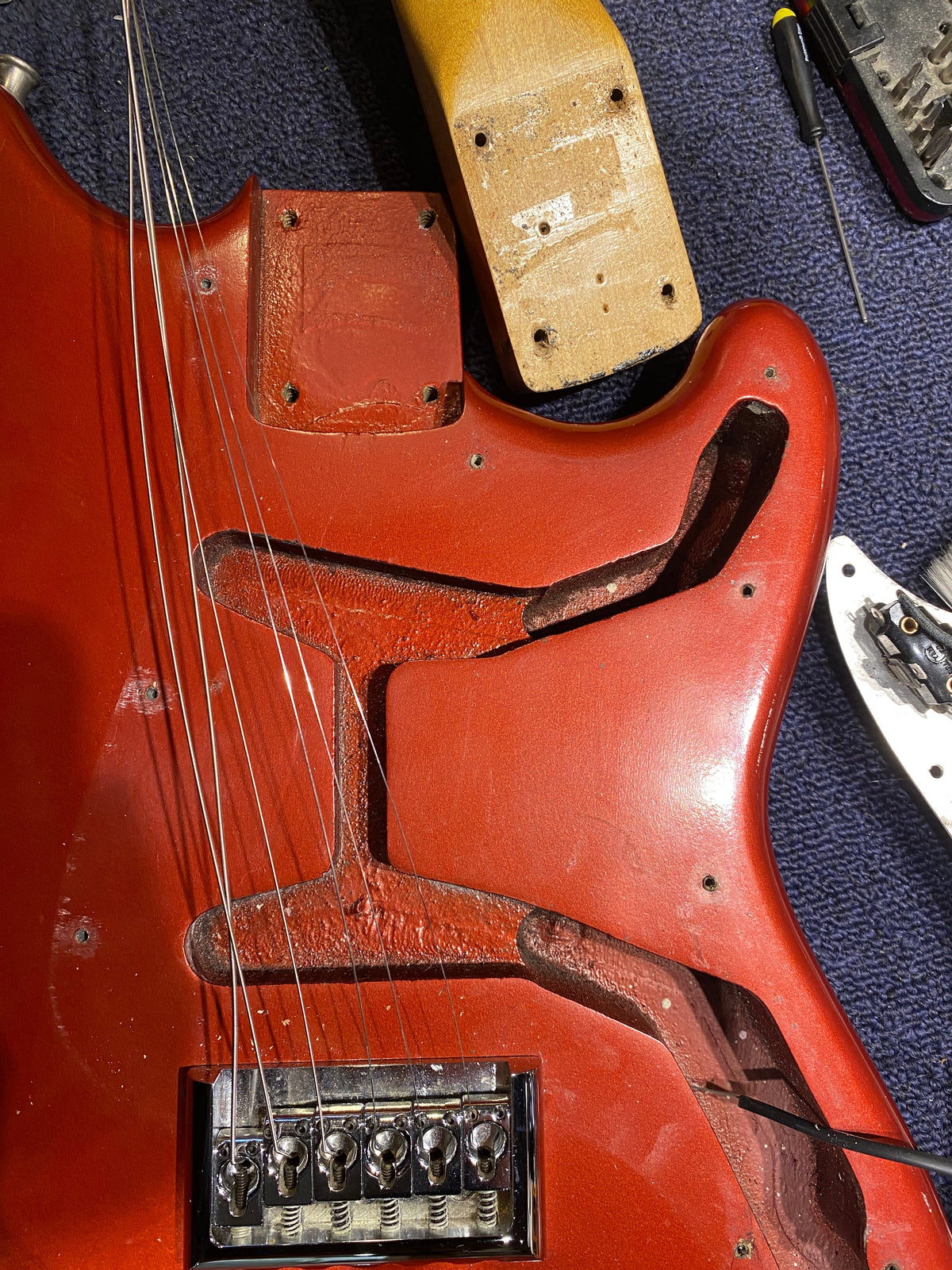 Fender Music Master Candy Apple Red 1959 - John Oates - View 10 | MusicMarket