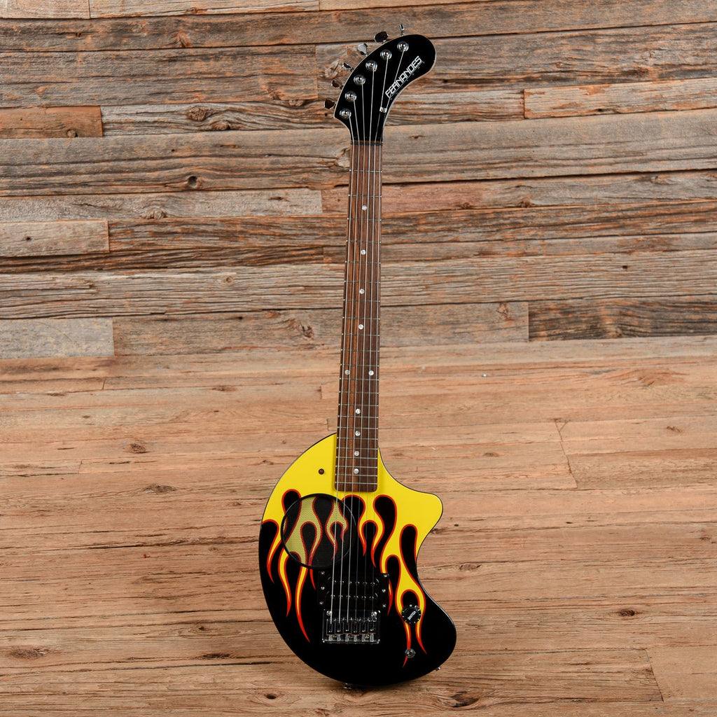 Fernandes Bean Shaped Travel Guitar/Amp Black with Flames - View 4 | MusicMarket
