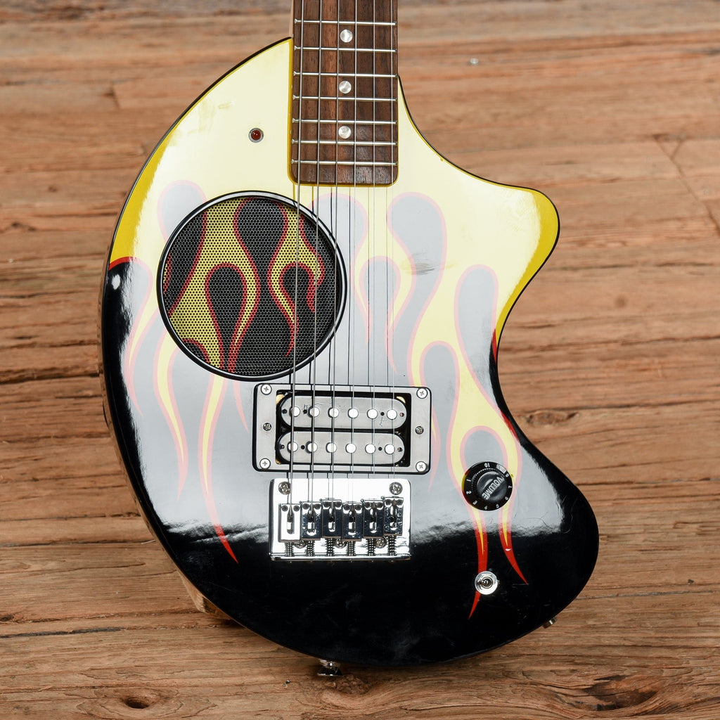 Fernandes Bean Shaped Travel Guitar/Amp Black with Flames - View 8 | MusicMarket