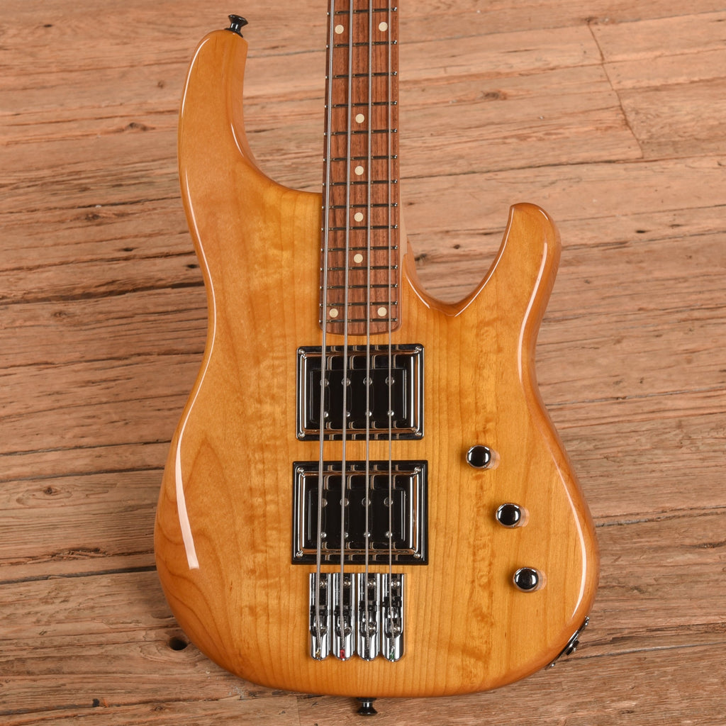 G.Gould Short Scale Bass Natural - View 2 | MusicMarket