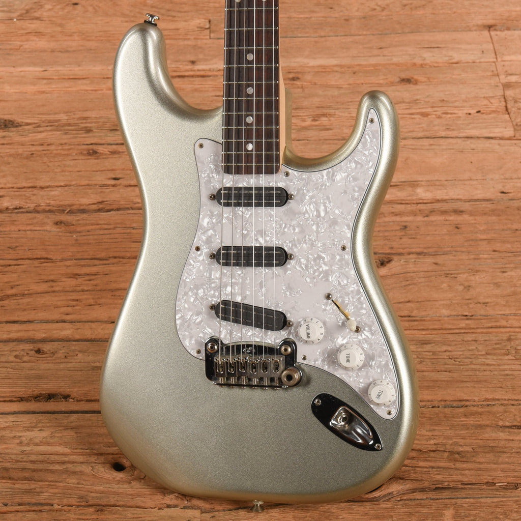 G&L USA Legacy Silver Sparkle - View 2 | MusicMarket