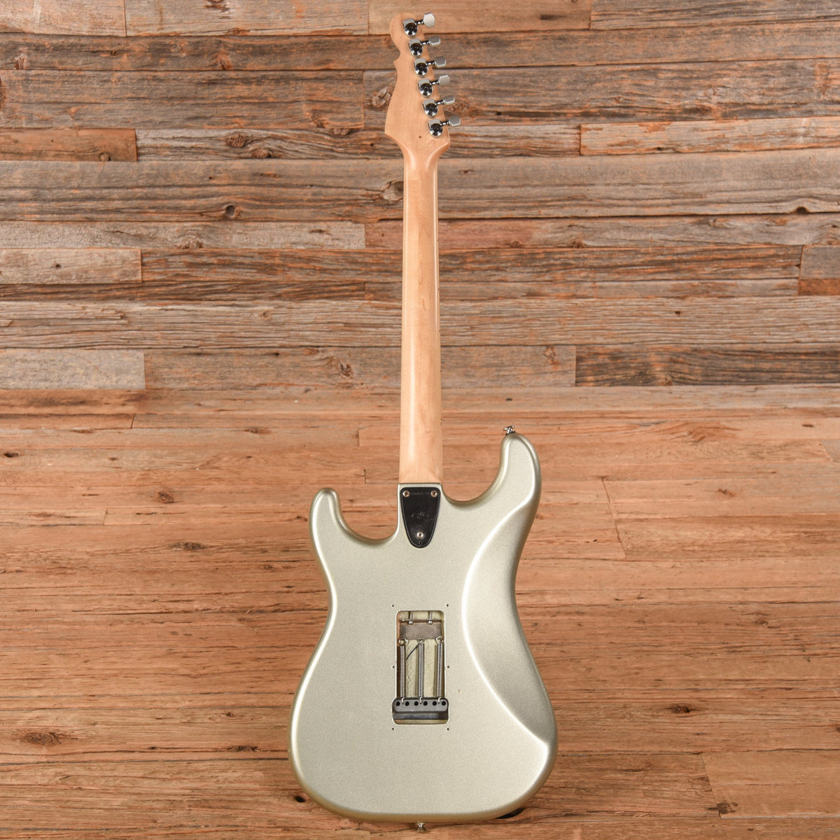 G&L USA Legacy Silver Sparkle - View 5 | MusicMarket