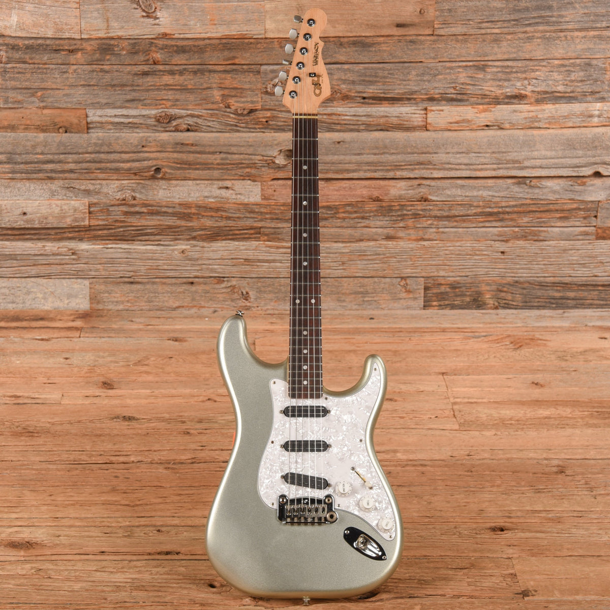 G&L USA Legacy Silver Sparkle - View 4 | MusicMarket