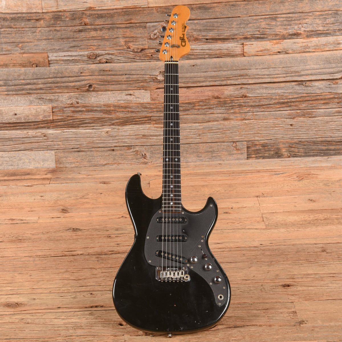 G&L S-500 Black - View 4 | MusicMarket