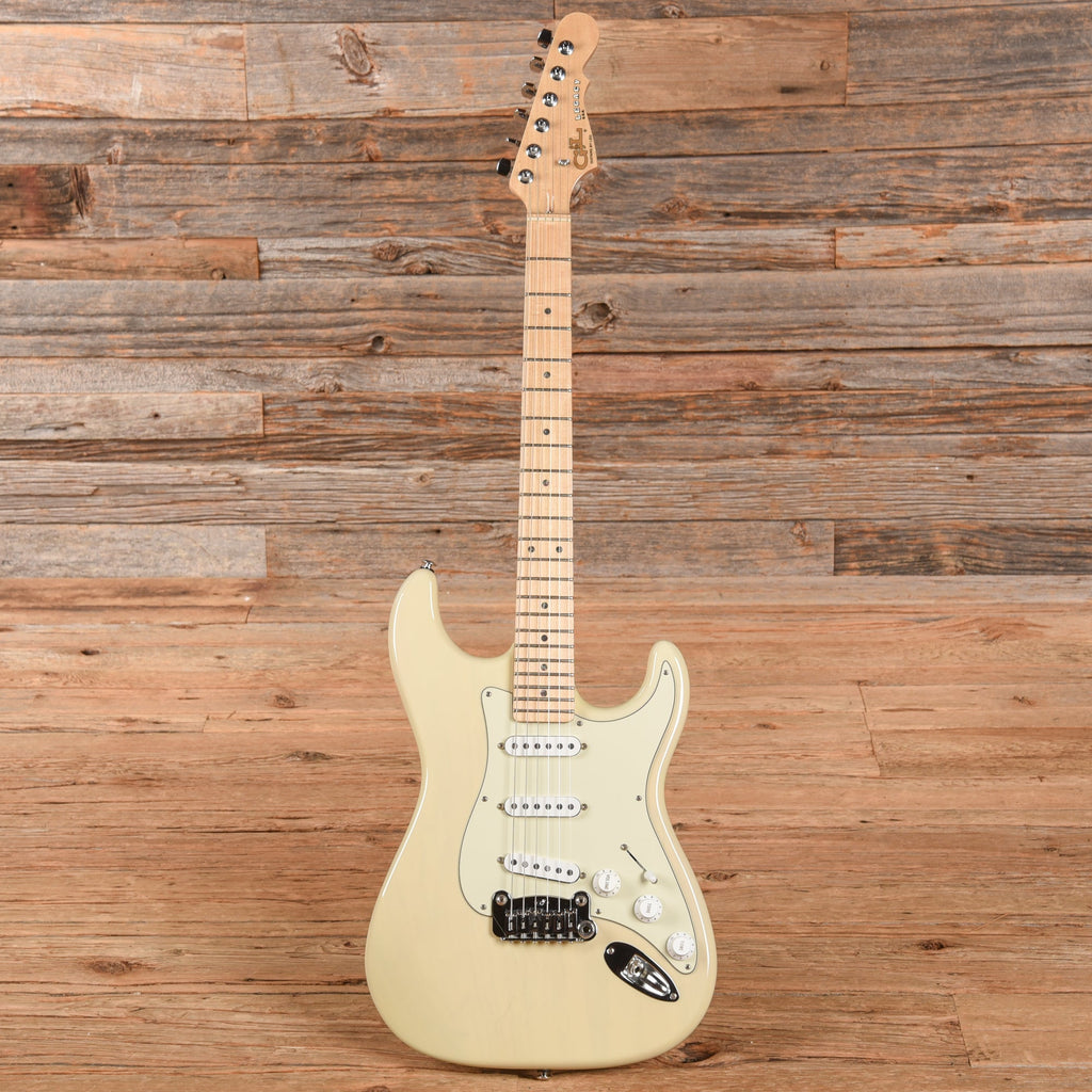 G&L USA Legacy White - View 4 | MusicMarket