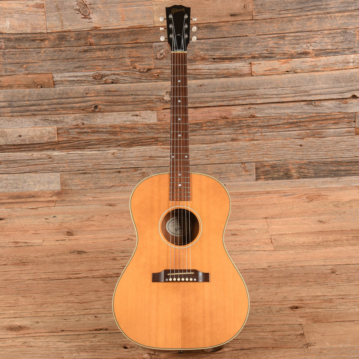 Gibson LG-2 American Eagle Natural 2015 - View 4 | MusicMarket