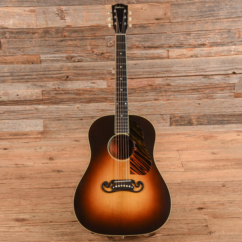 Gibson Custom Shop Historic 1939 J-55 Sunburst 2022 - View 4 | MusicMarket