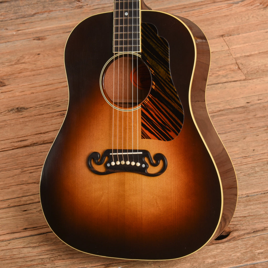 Gibson Custom Shop Historic 1939 J-55 Sunburst 2022 - View 2 | MusicMarket