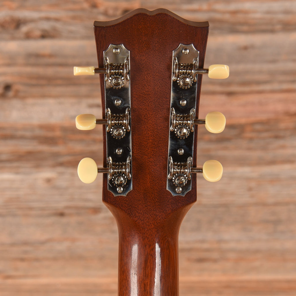 Gibson Gibson Custom '42 Banner J-45 Sunburst 2023 - View 7 | MusicMarket