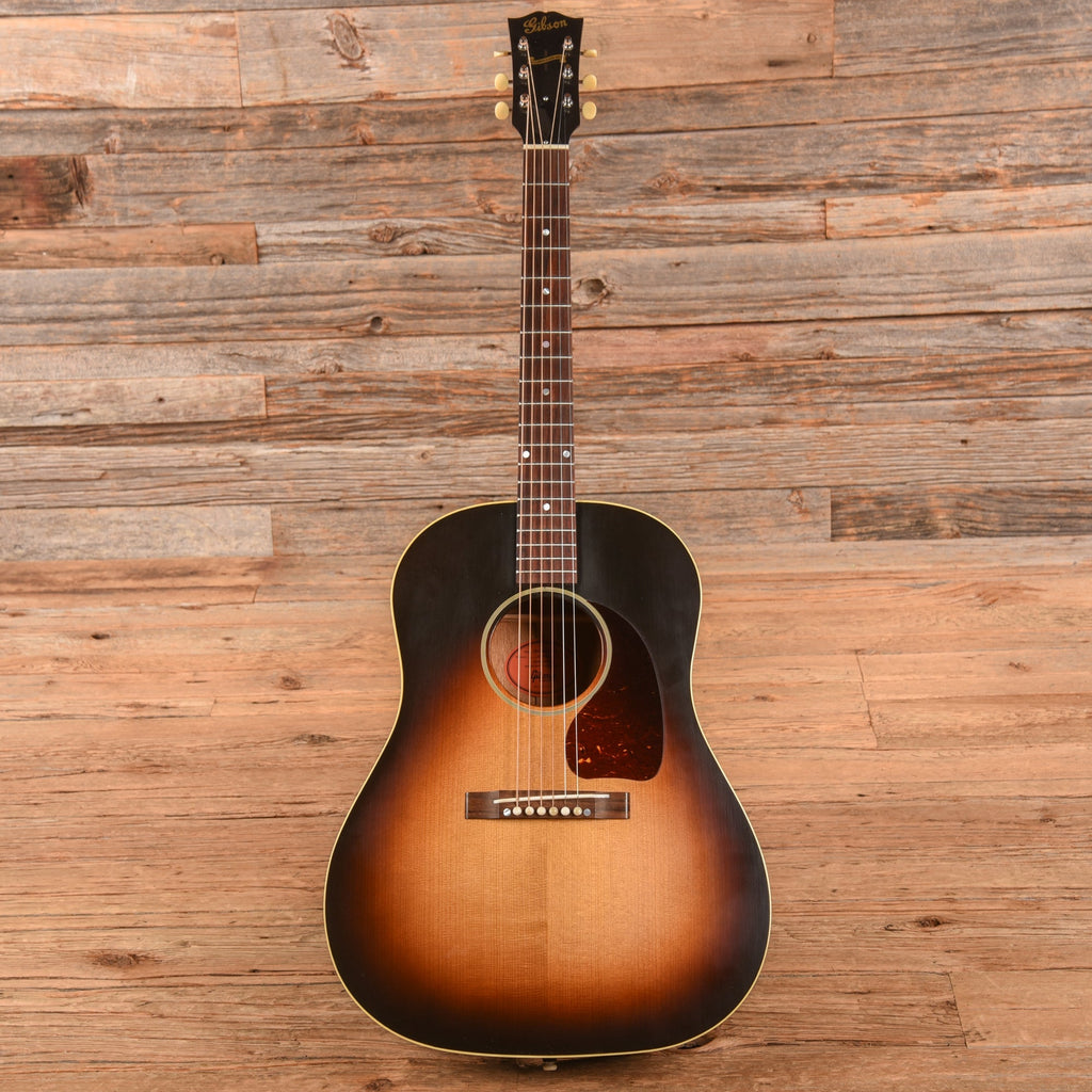 Gibson Gibson Custom '42 Banner J-45 Sunburst 2023 - View 4 | MusicMarket