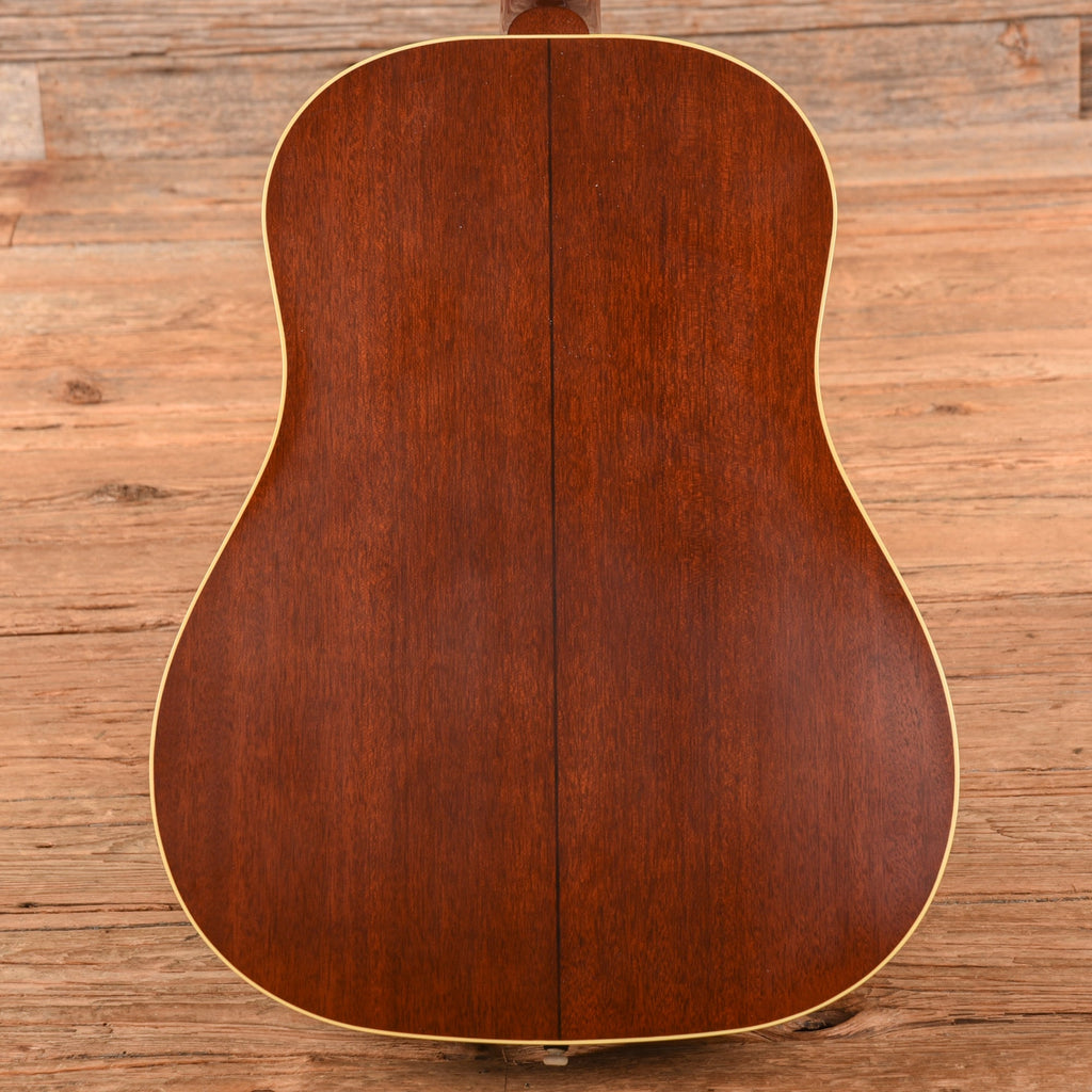 Gibson Gibson Custom '42 Banner J-45 Sunburst 2023 - View 3 | MusicMarket