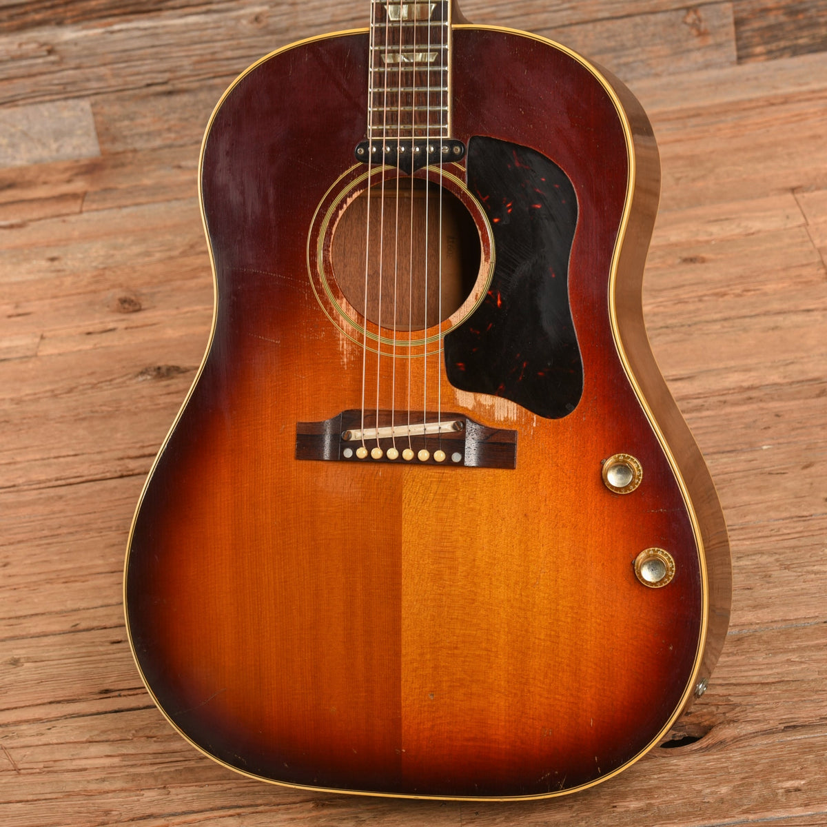 Gibson J-160E Sunburst 1965 - View 2 | MusicMarket